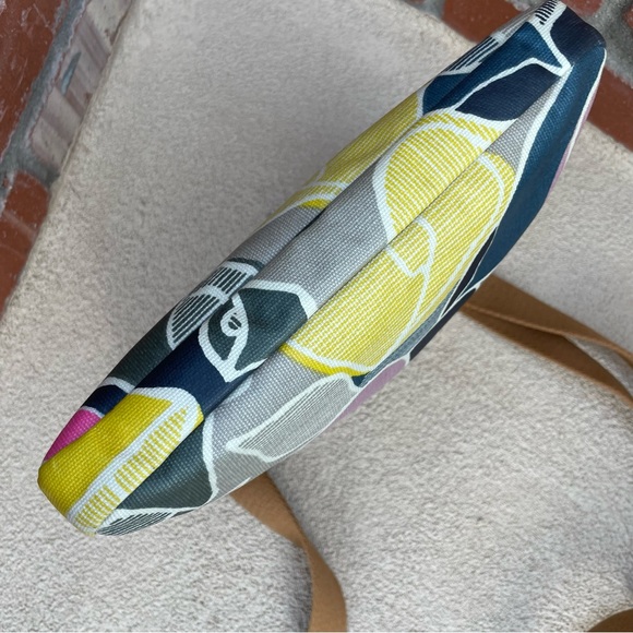 FOSSIL “Eliza” Floral PVC Coated Canvas Crossbody bag - Picture 6 of 9